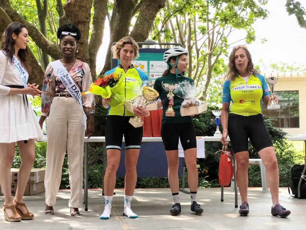 Les 3 Cols : Les féminines Cyclo Team 69  se distinguent 